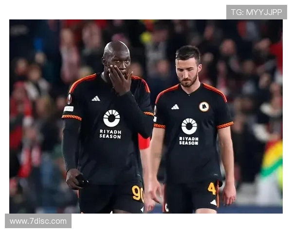 罗马球迷怒批球队表现 呼吁阵容改革 罗马球迷怒批球队表现 呼吁阵容改革